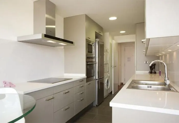 Modern In Diagonal Mar